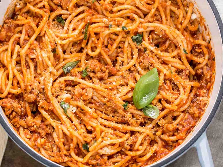 طرز-تهیه-ماکارونی-دمی-ایرانی