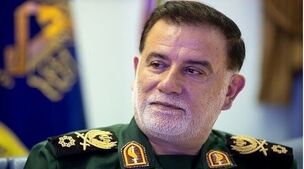 فرزند سردار نیلفروشان در مراسم تشییع پیکر پدرش+عکس
