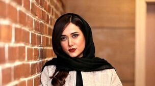 خبر شوکه کننده ؛پریناز ایزدیار ازدواجش را علنی کنی | رونمایی پریناز ایزدیار از لباس نامزدی ساده اش