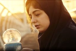 عکس آسانسوری الیکا ناصری بازیگر سریال گردن زنی+بیوگرافی