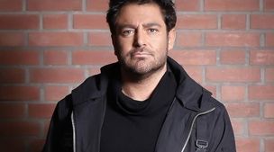 استوری عاشقانه همسر محمدرضا گلزار همه رو مات کرد | آیسان خانم با این حرکتش حسابی سر زبونا افتاد 