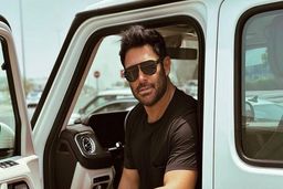 عکس شیک رضا گلزار در دبی