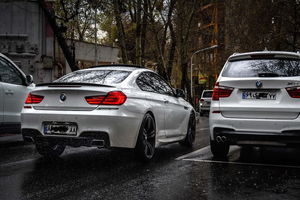 چرا رانندگان با خودروهای لوکس بیشتر جریمه می‌شوند؟ واقعیت یا پیش‌ داوری پلیس؟