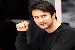 زن شاهرخ استخری با این عکس همه رو آچ مز کرد | تغییر ناگهانی همسر شاهرخ استخری برای چیست؟