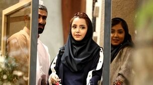 نازنین بیاتی منگول گوش میرزا شد | عکس عجیب خانم بازیگر با مدل موی جدید و دسته گل گوگولیش 