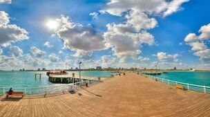 قیمت تور کیش در پاییز (بررسی جامع هزینه‌ها)
