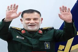 تشییع پیکر سردار نیلفروشان در میدان امام حسین (ع) آغاز شد