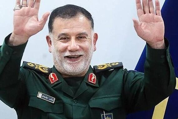 تشییع پیکر سردار نیلفروشان در میدان امام حسین (ع) آغاز شد