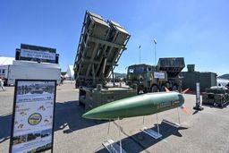 بالاخر از موشک سنگرشکن رونمایی شد