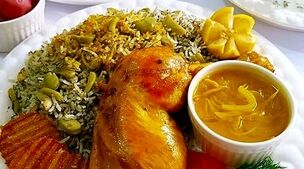 امروز ناهار چی بپزم؟ | طرز پخت باقالی پلو با مرغ زعفرونی چرب و چیل 
