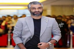 تف‌بازی پژمان جمشیدی و مادرش تو خیابون! | پژمان خان با اون دک و پز چه بی‌کلاسیا