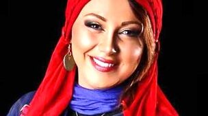 دلبری کردن بهنوش بختیاری با لباس هندی برای هالک | خانم چه عشوه ای میاد با چتریای آبیش